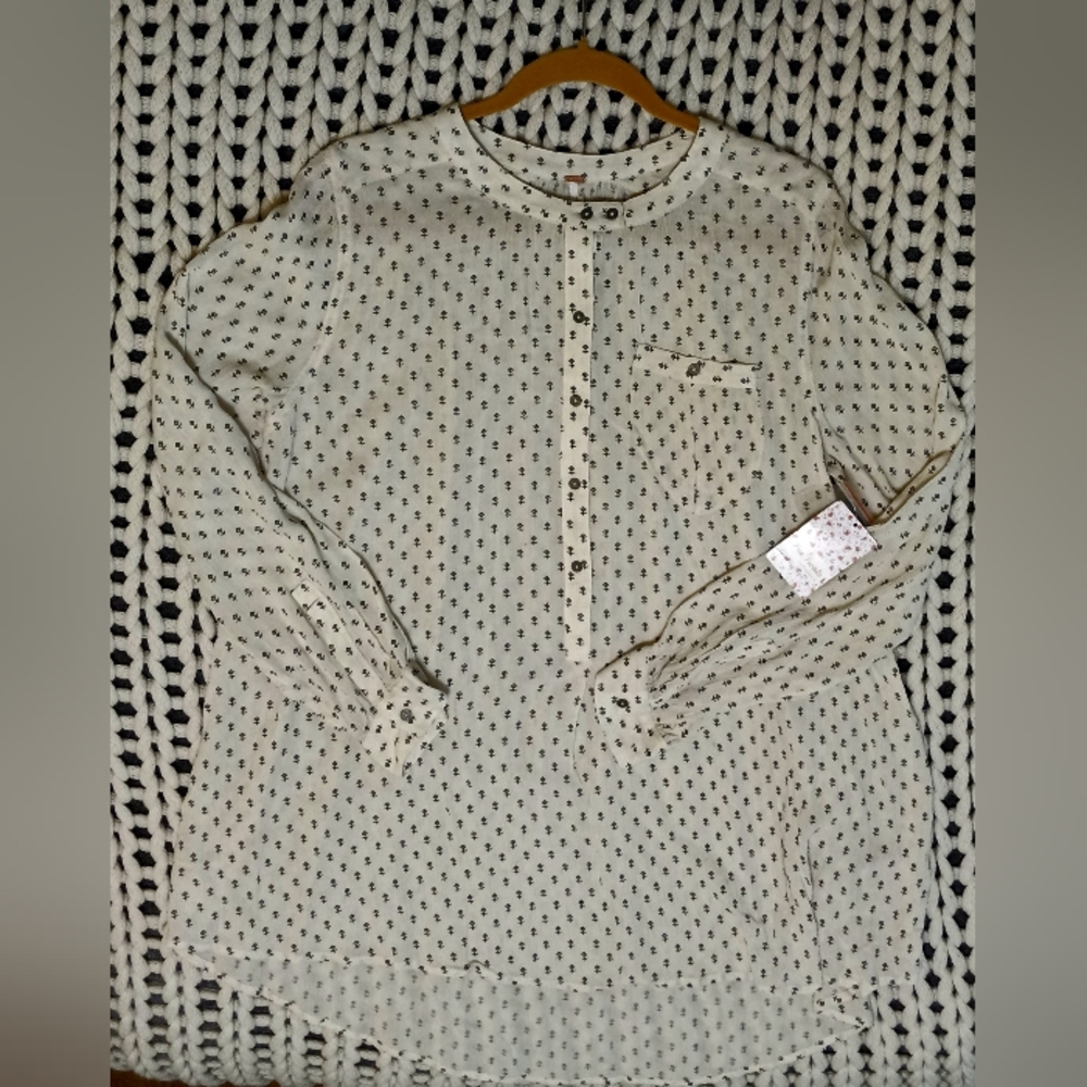 NWT Free People Ivory comb color top Size Medium